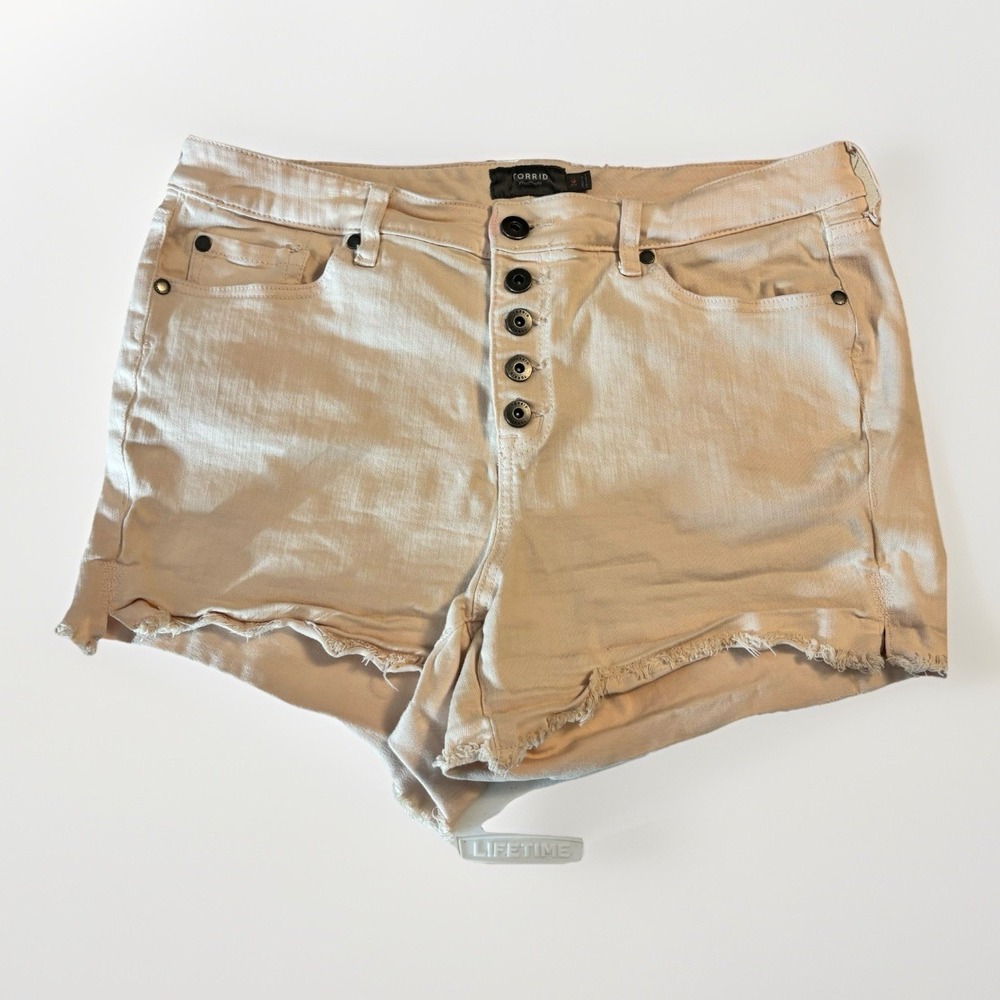 Torrid‎ shorts Feel The Fit denim button fly  Women's SZ 14 Pale Pink Summer